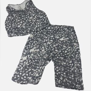 Legend Gray Patterned Women's Workout Set Sz. L
